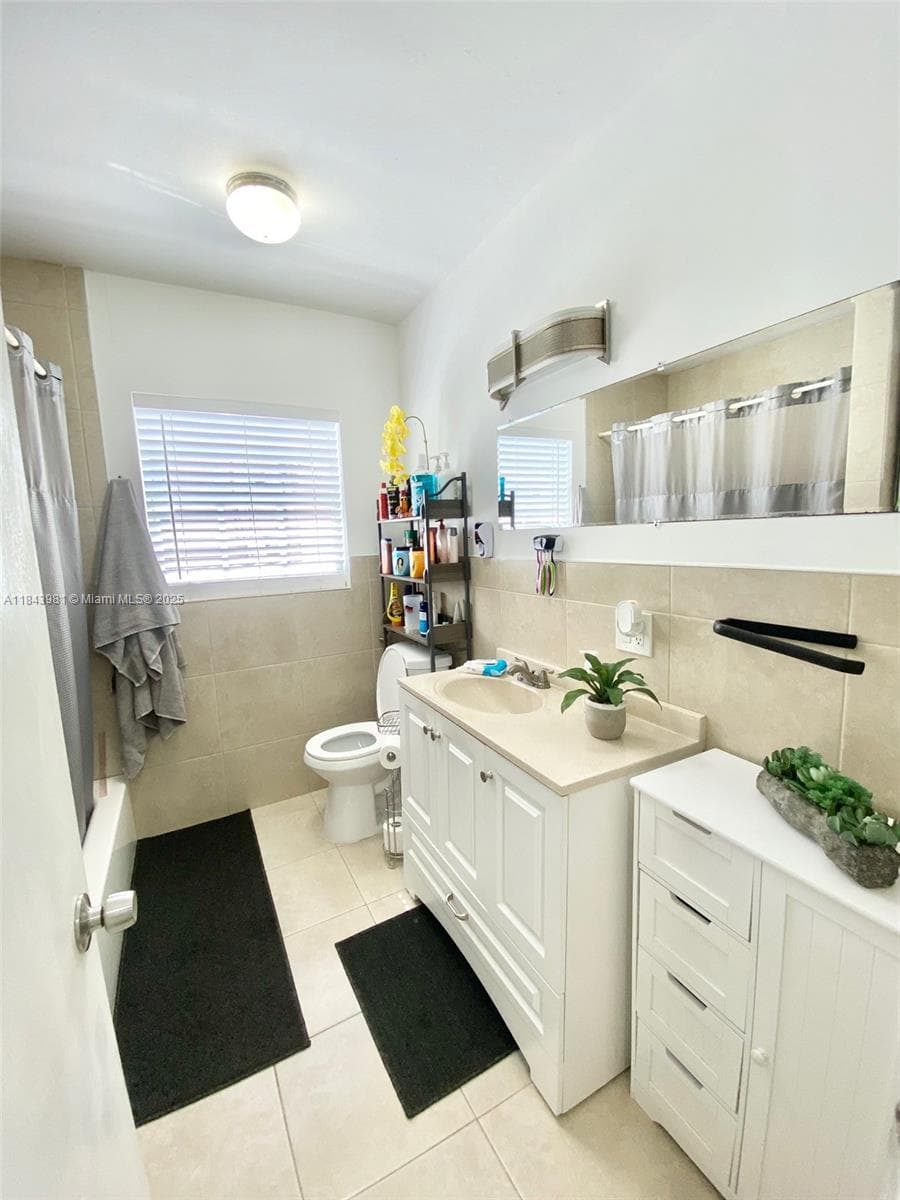 739 NW 112th St, Miami FL 33168 — 30