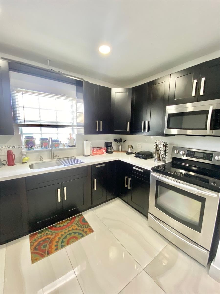 739 NW 112th St, Miami FL 33168 — 51