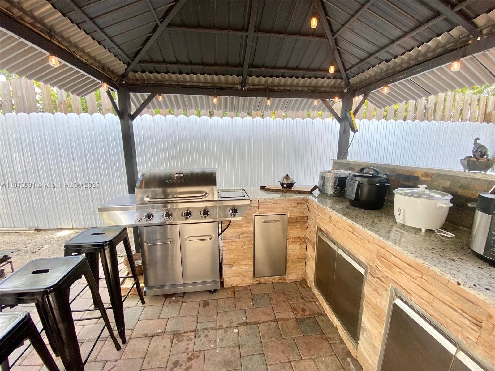 739 NW 112th St, Miami FL 33168 — 35