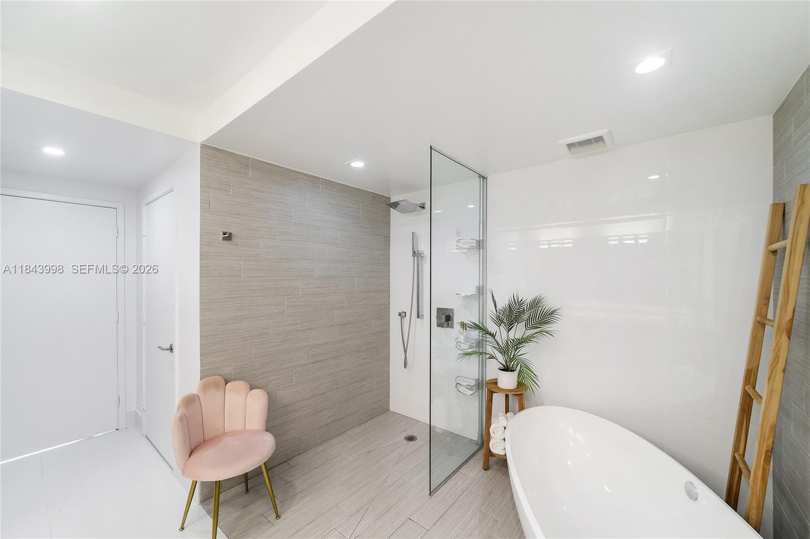 300 Sunny Isles Blvd # 2203, Sunny Isles Beach FL 33160 — 37