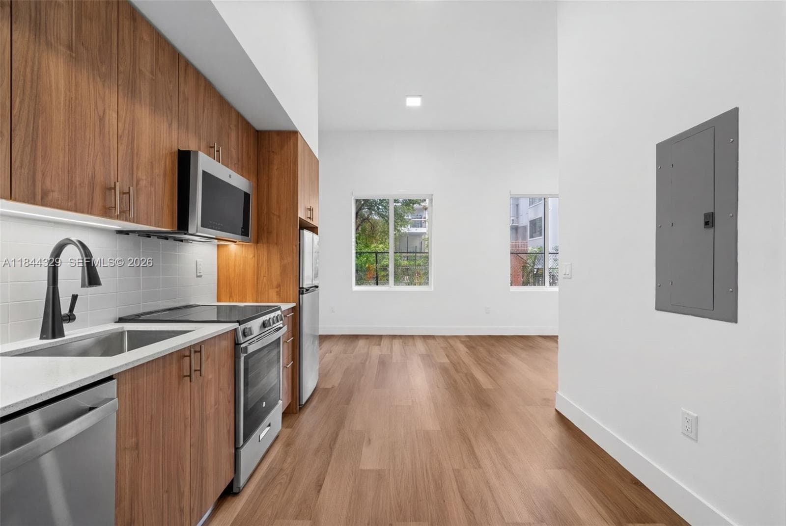 650 SW 1st St # 103, Miami FL 33130 — 3