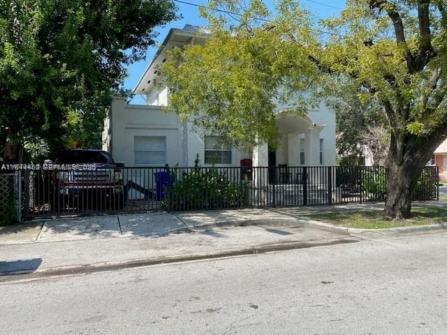 876 SW 2nd St, Miami FL 33130 — 3