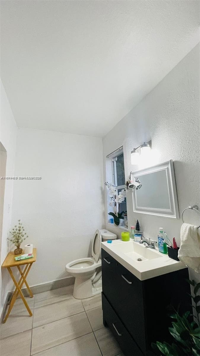 876 SW 2nd St, Miami FL 33130 — 10