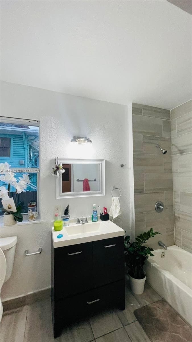 876 SW 2nd St, Miami FL 33130 — 11