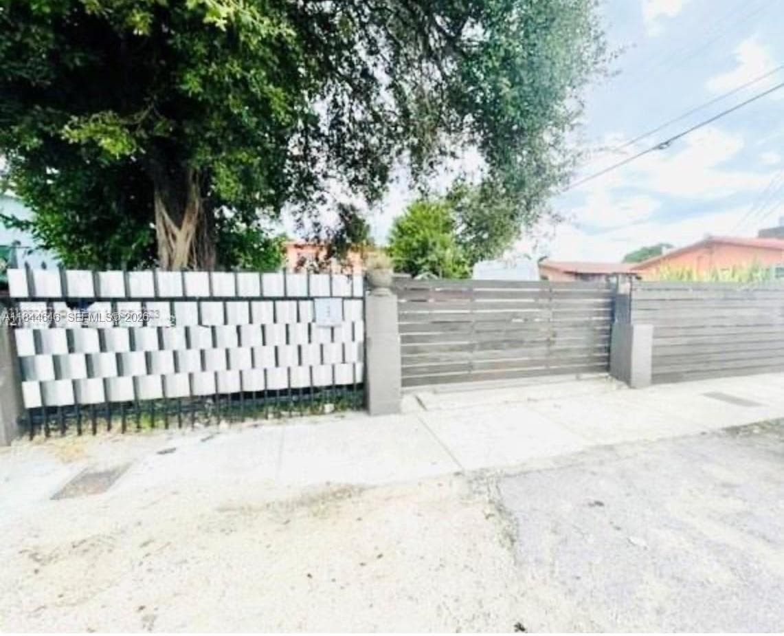 2215 NW 33rd St, Miami FL 33142 — 1