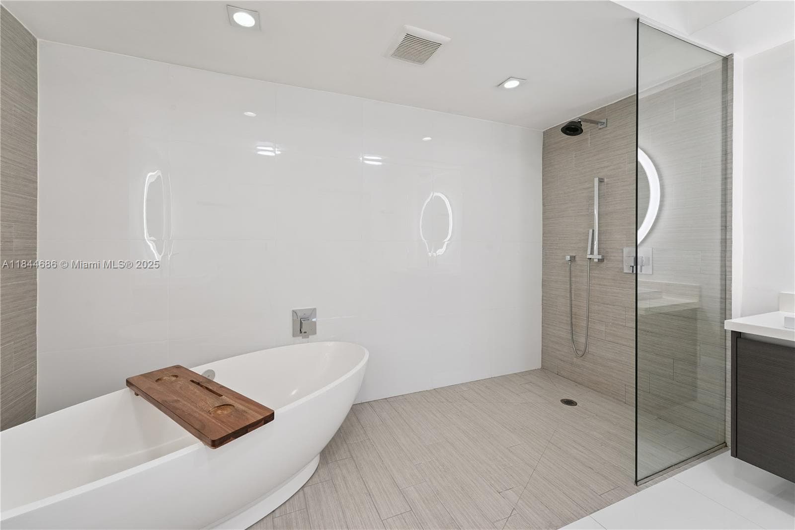 300 Sunny Isles Blvd # 1107, Sunny Isles Beach FL 33160 — 35