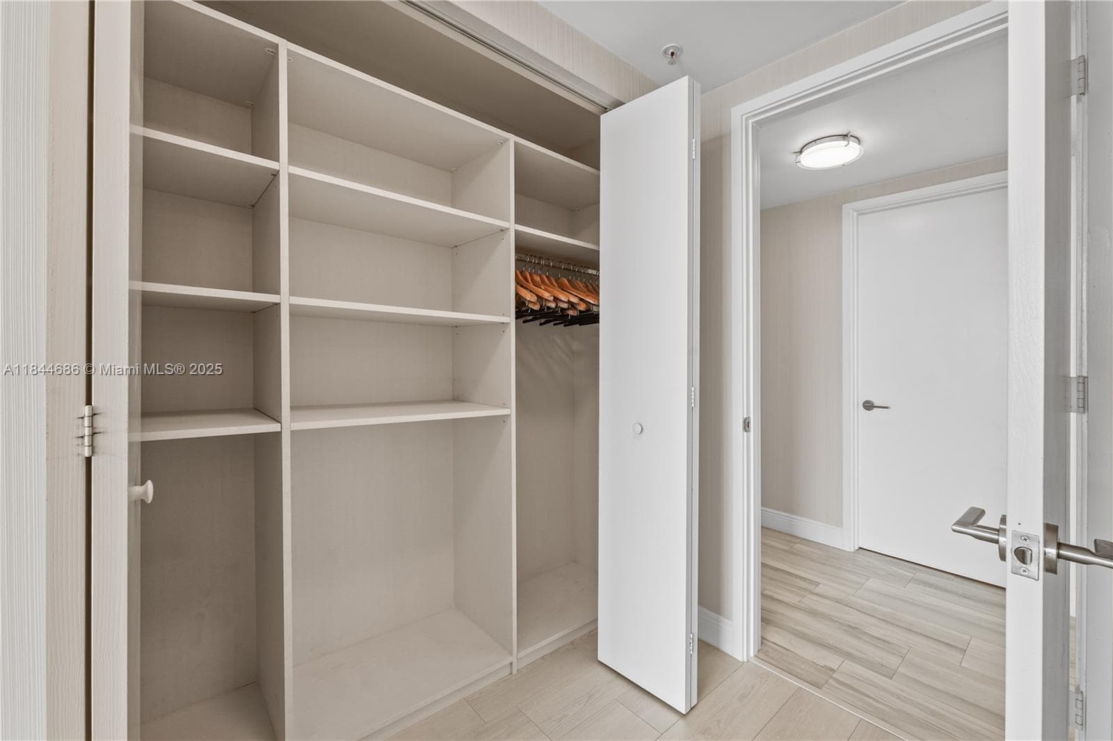 300 Sunny Isles Blvd # 1107, Sunny Isles Beach FL 33160 — 25