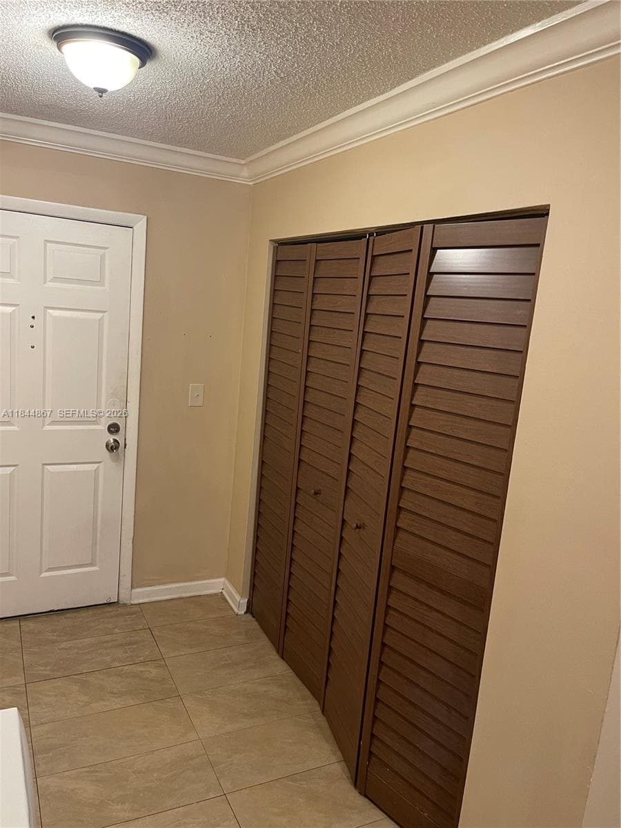 9359 Fontainebleau Blvd # F301, Miami FL 33172 — 3