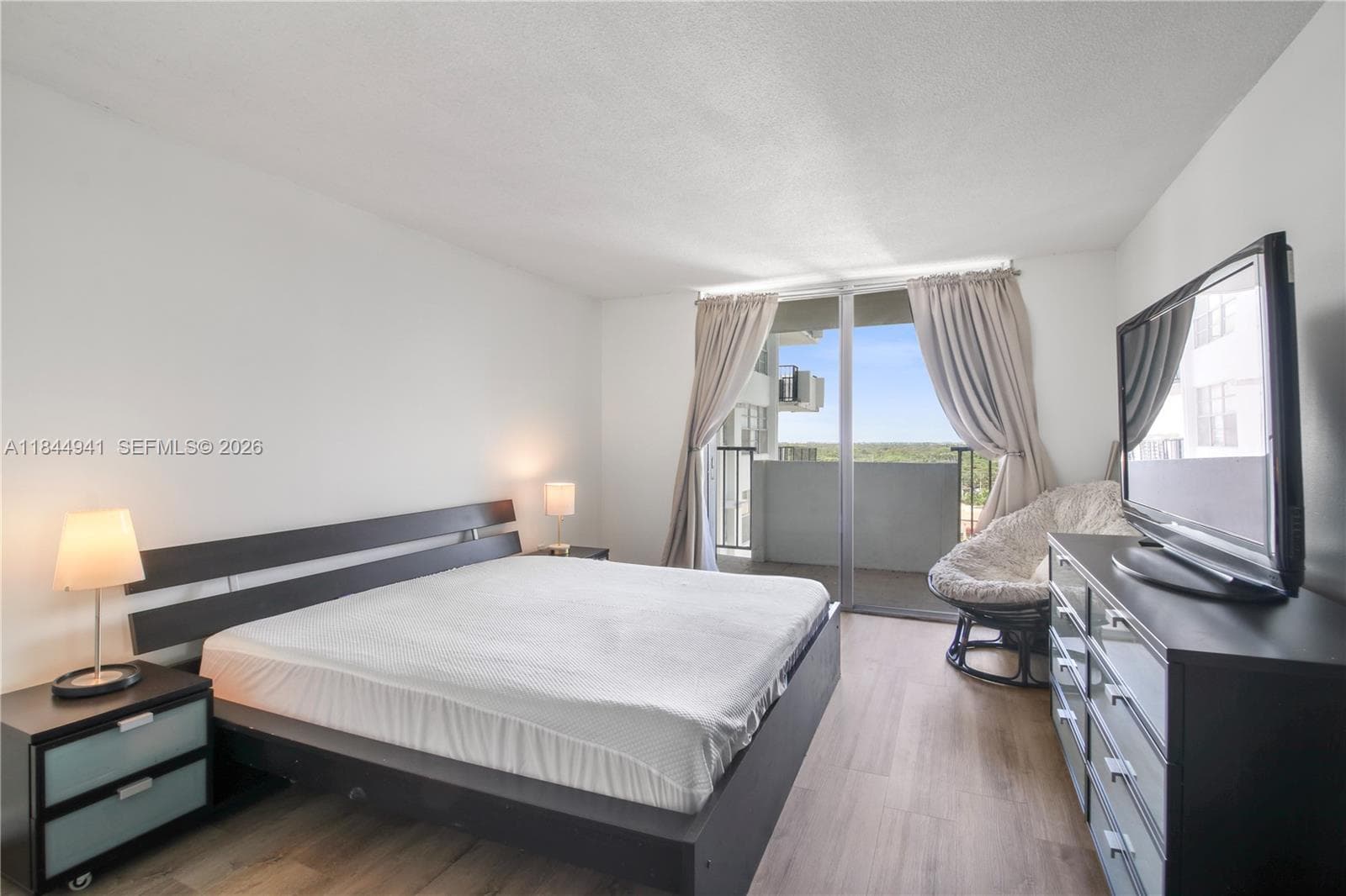 2750 NE 183rd St # 1207, Aventura FL 33160 — 24