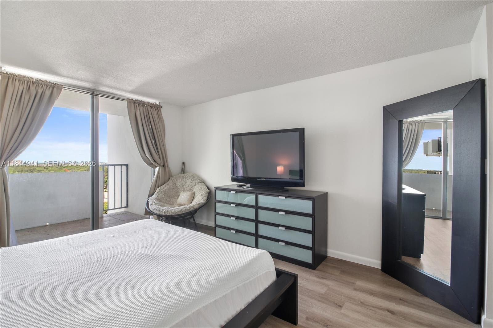 2750 NE 183rd St # 1207, Aventura FL 33160 — 25
