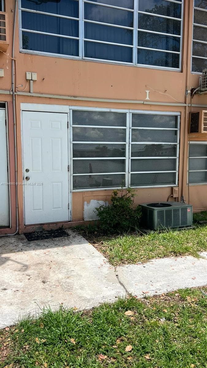 19080 NE 3rd Ct # 307, Miami FL 33179 — 13