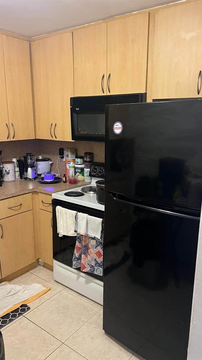 19080 NE 3rd Ct # 307, Miami FL 33179 — 3