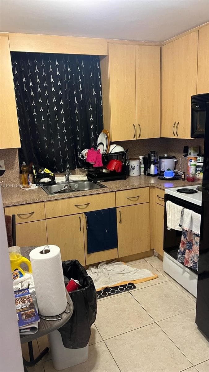 19080 NE 3rd Ct # 307, Miami FL 33179 — 4