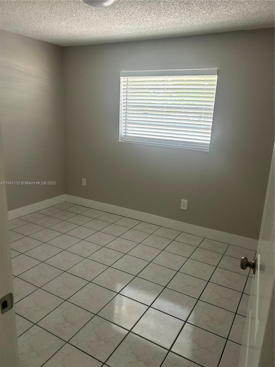 2708 NW 22nd Ct, Miami FL 33142 — 7