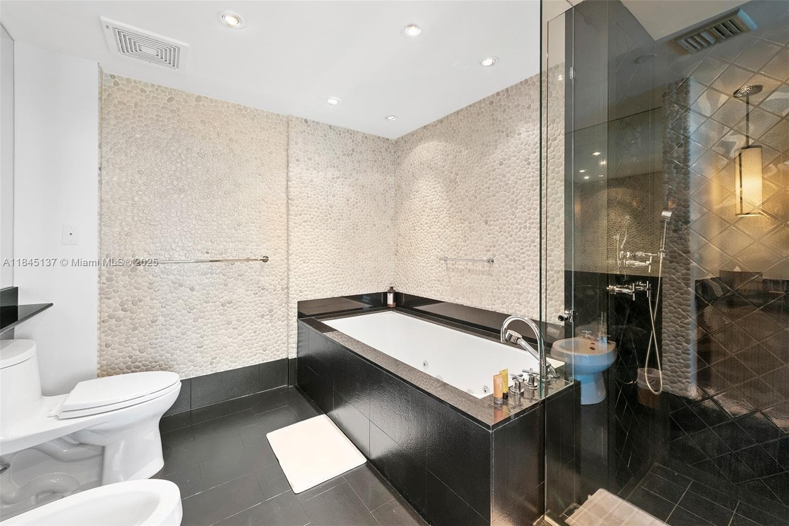 101 20th St # 1706, Miami Beach FL 33139 — 7