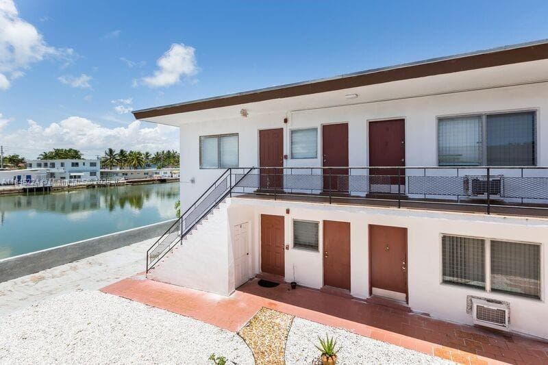 8220 Byron Ave, Miami Beach FL 33141 — 4