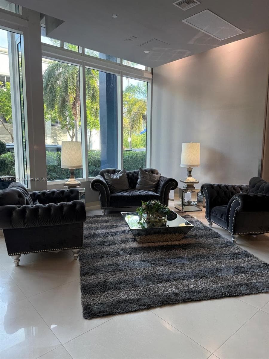 275 NE 18th St # 1405, Miami FL 33132 — 35