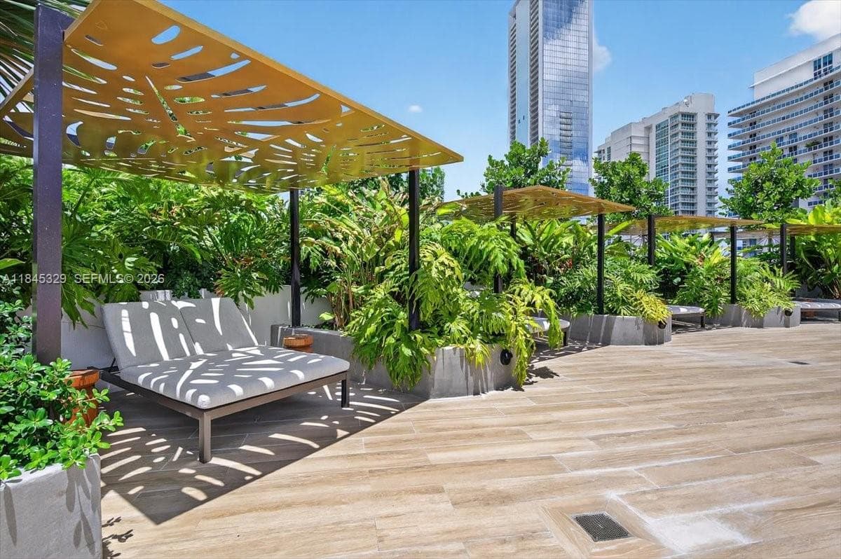 700 NE 24th Street # 1405, Miami FL 33137 — 33