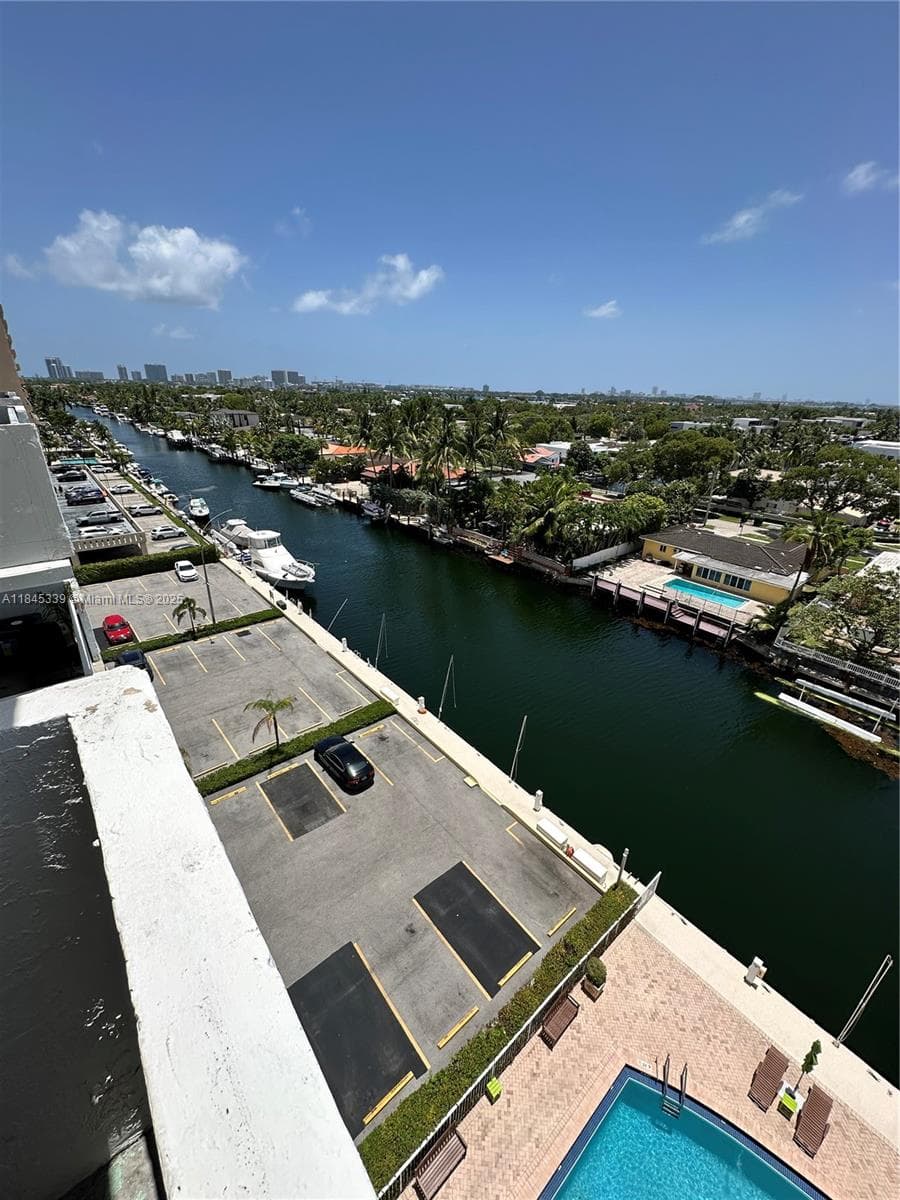 2020 NE 135th St # 807, North Miami FL 33181 — 13