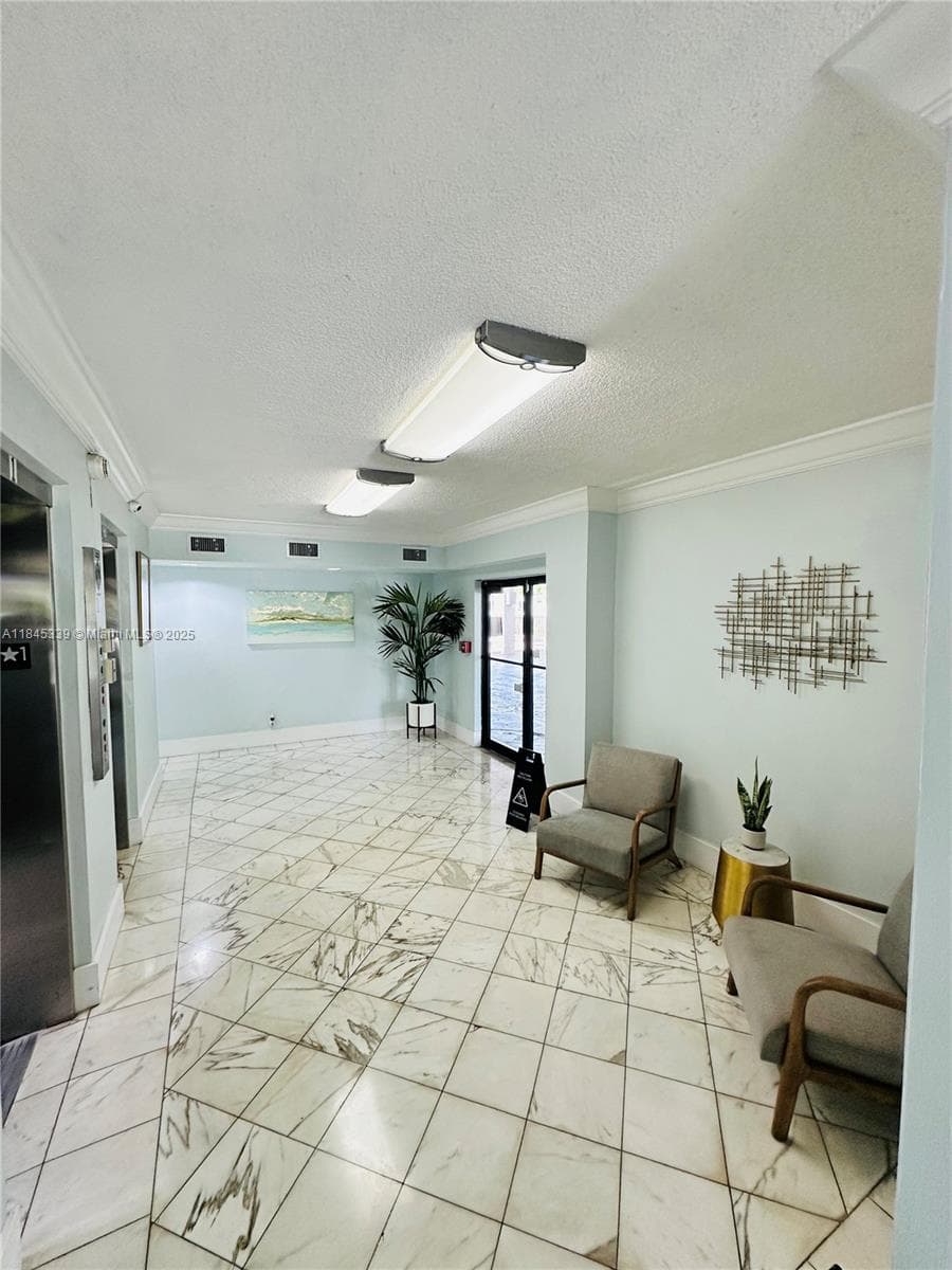 2020 NE 135th St # 807, North Miami FL 33181 — 22