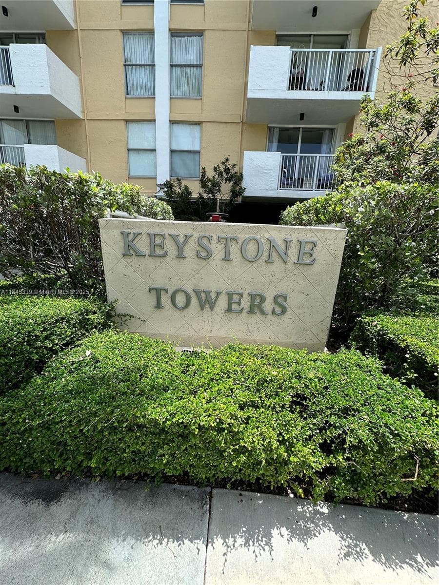 2020 NE 135th St # 807, North Miami FL 33181 — 3