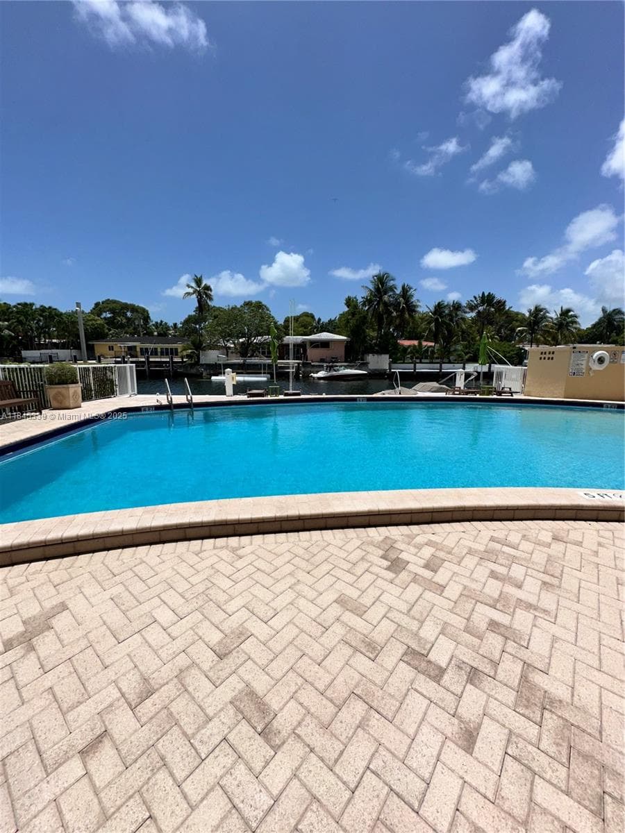 2020 NE 135th St # 807, North Miami FL 33181 — 15