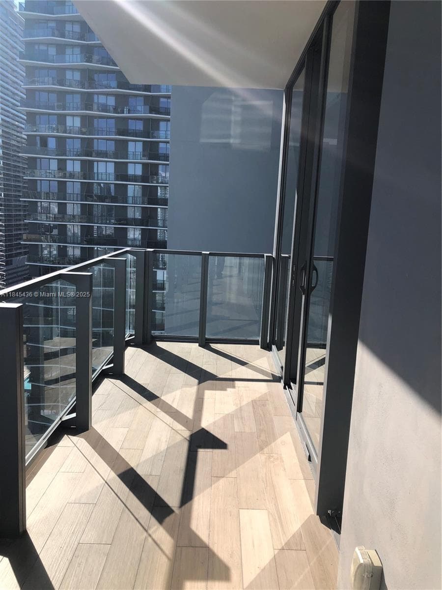 88 SW 7th St # 2603, Miami FL 33130 — 20