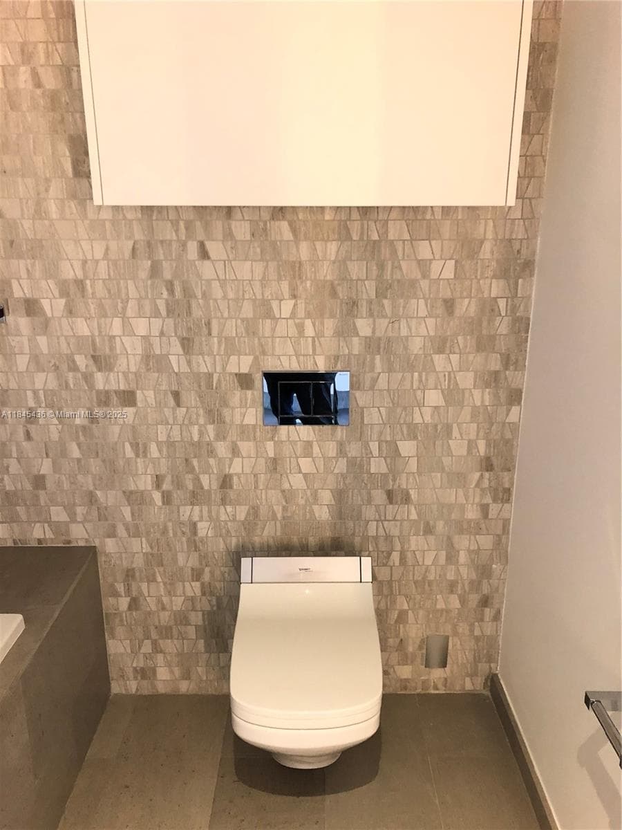 88 SW 7th St # 2603, Miami FL 33130 — 9