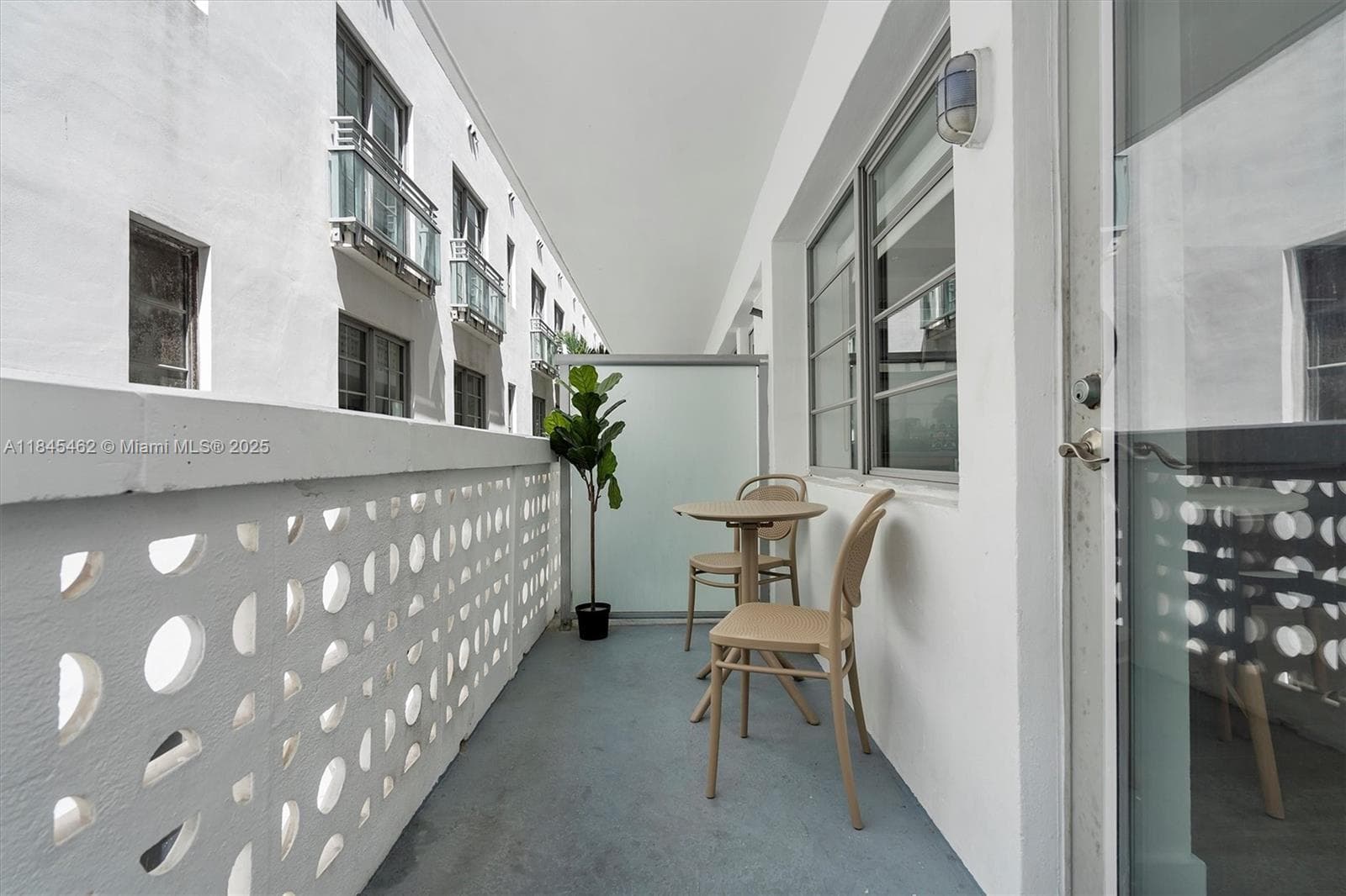 1024 Ocean Dr # A207, Miami Beach FL 33139 — 17