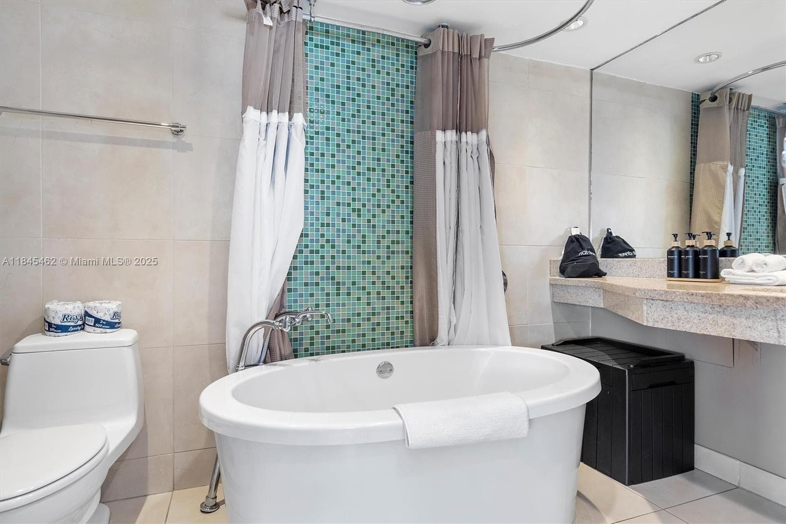 1024 Ocean Dr # A207, Miami Beach FL 33139 — 16