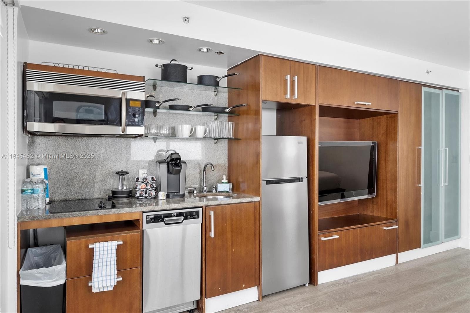 1024 Ocean Dr # A207, Miami Beach FL 33139 — 10