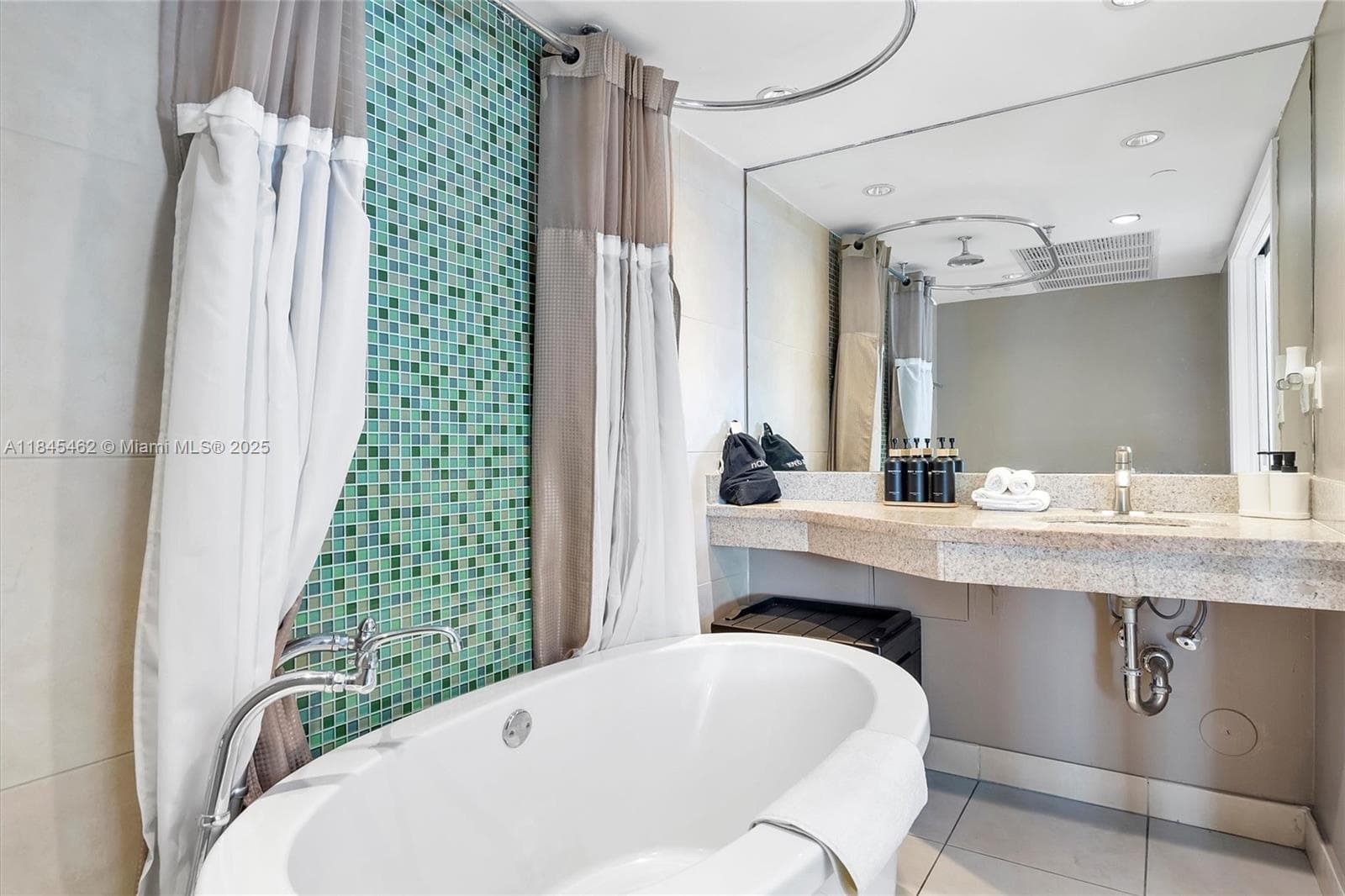 1024 Ocean Dr # A207, Miami Beach FL 33139 — 14