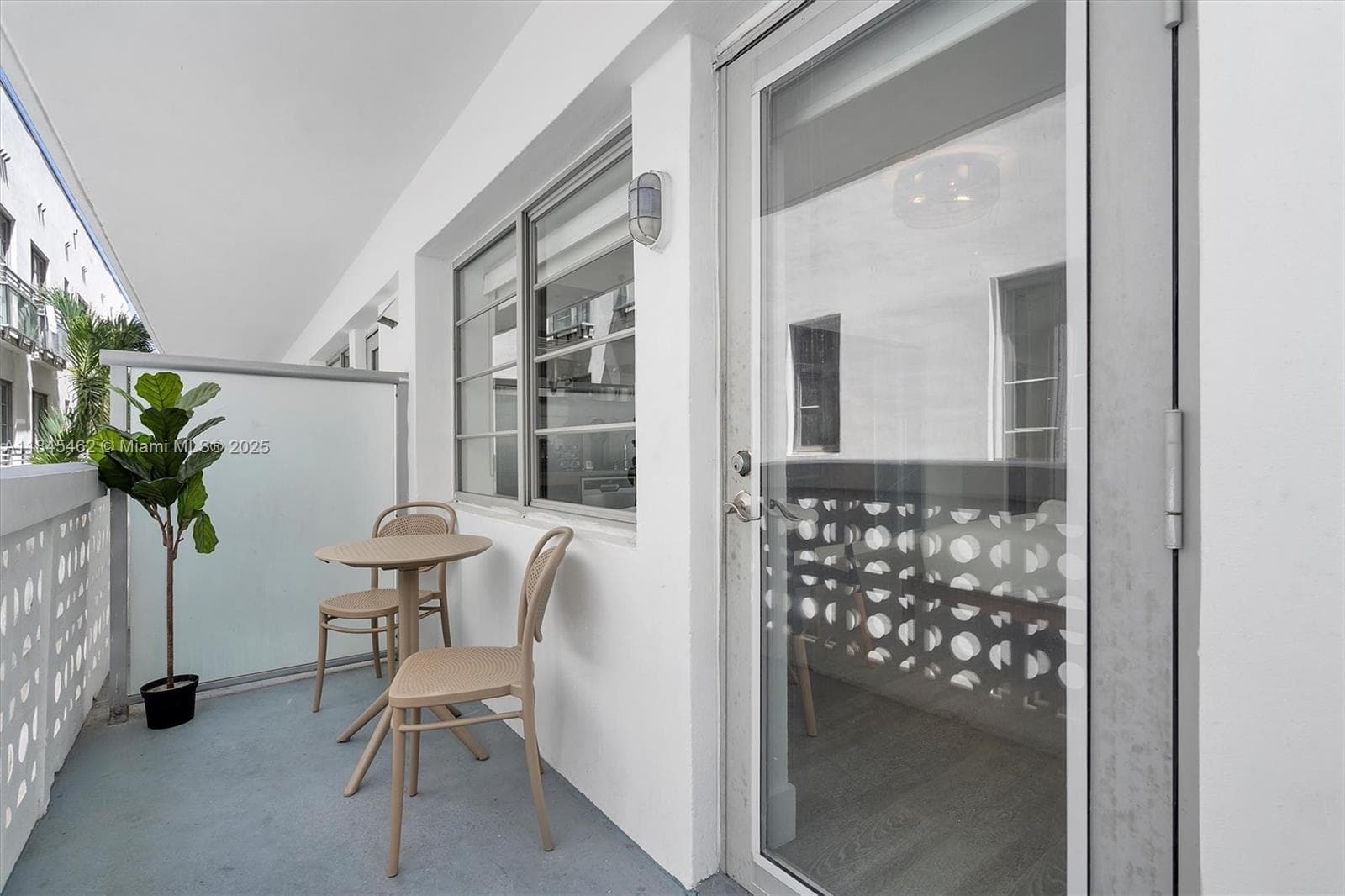 1024 Ocean Dr # A207, Miami Beach FL 33139 — 18