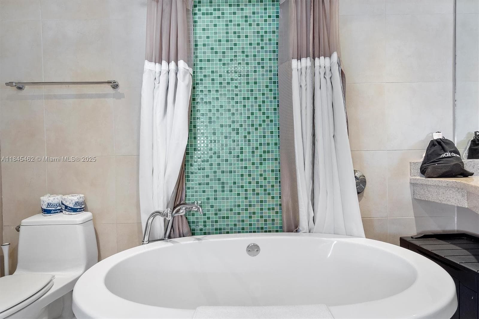 1024 Ocean Dr # A207, Miami Beach FL 33139 — 15
