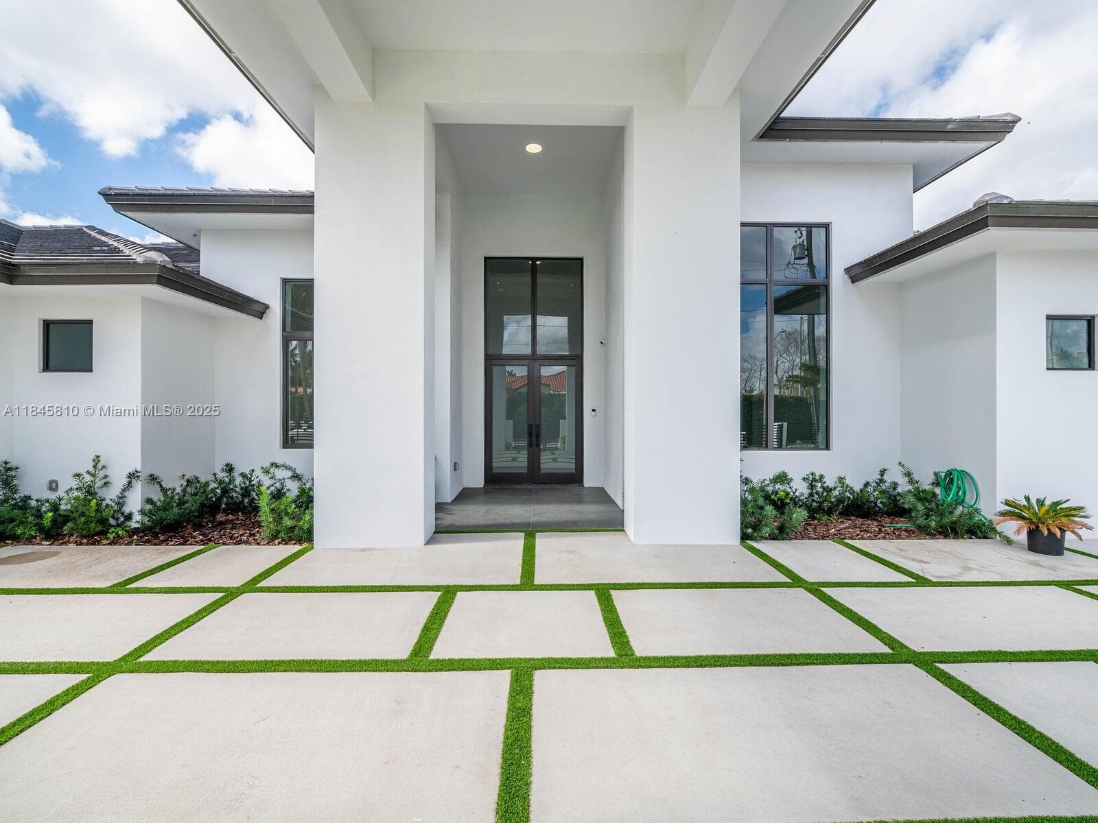 2610 SW 130th Ave, Miami FL 33175 — 2