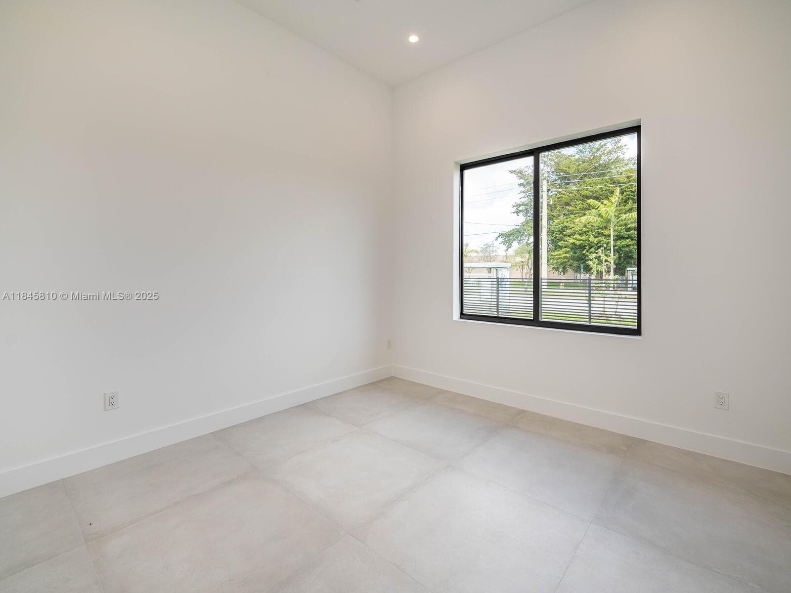 2610 SW 130th Ave, Miami FL 33175 — 66