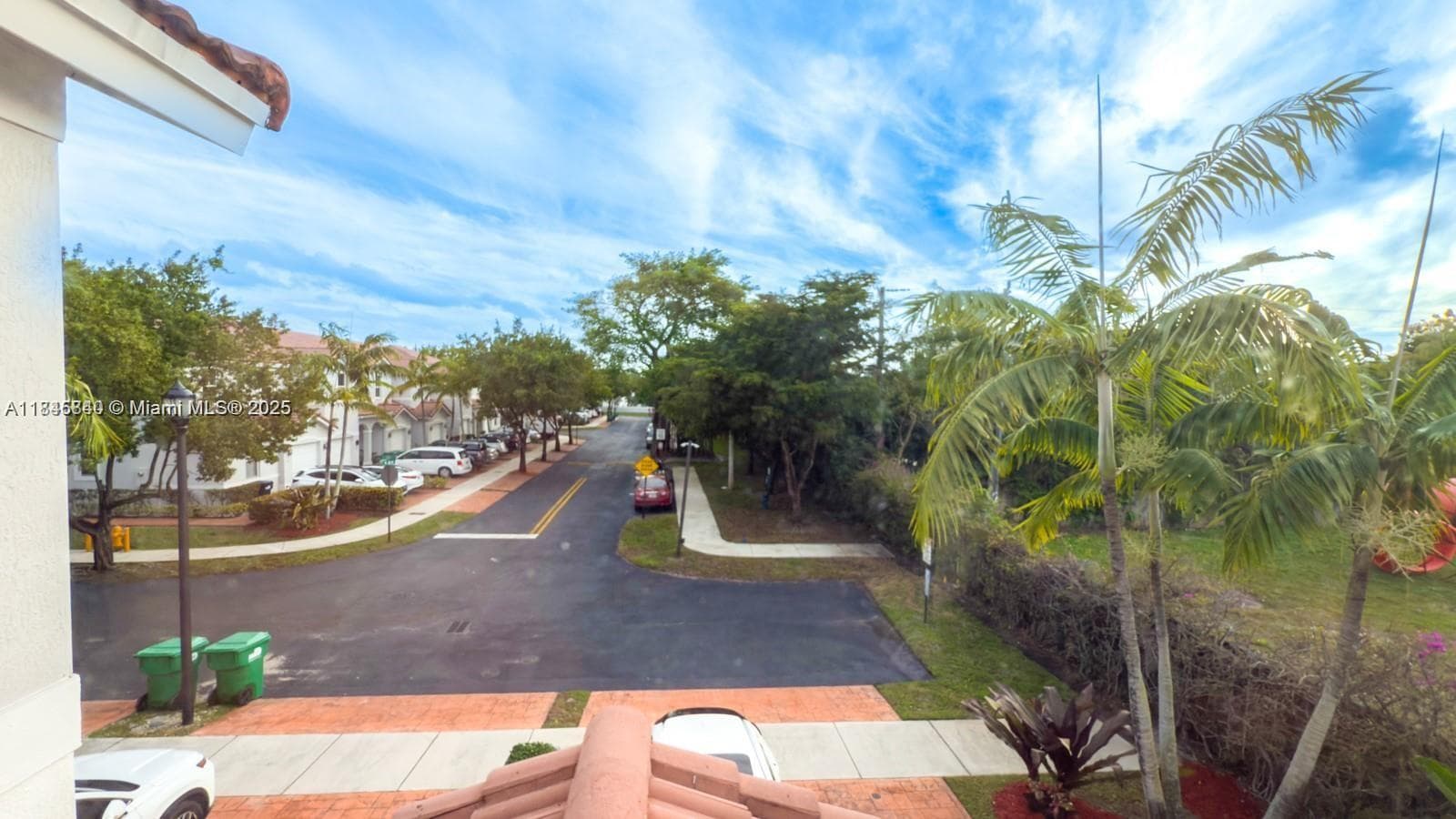 1001 NE 208th St, Miami FL 33179 — 33