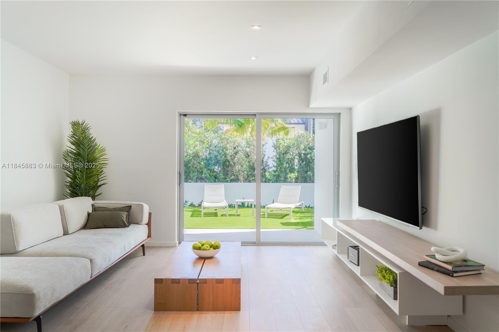 201 Sunrise Drive # 102, Key Biscayne FL 33149 — 11