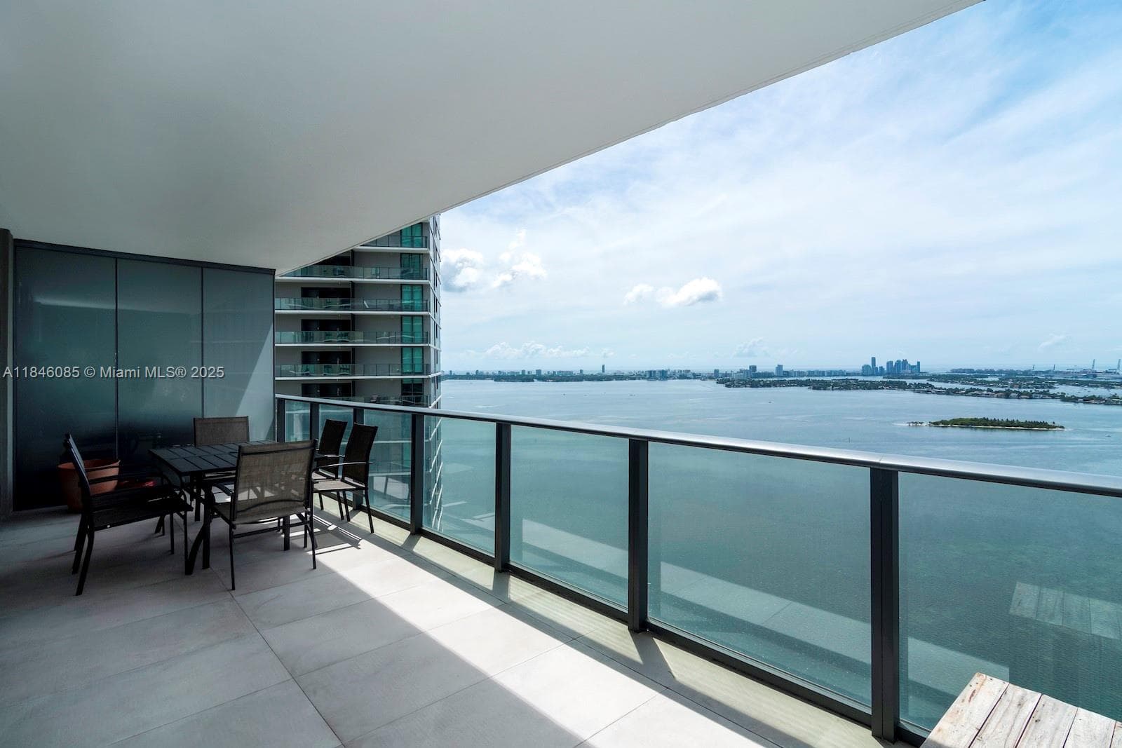 650 NE 32nd St # 4206, Miami FL 33137 — 2