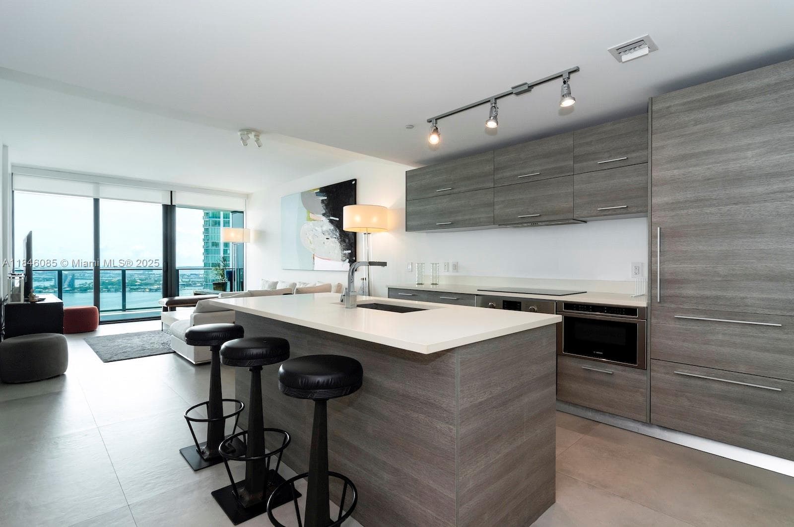 650 NE 32nd St # 4206, Miami FL 33137 — 12