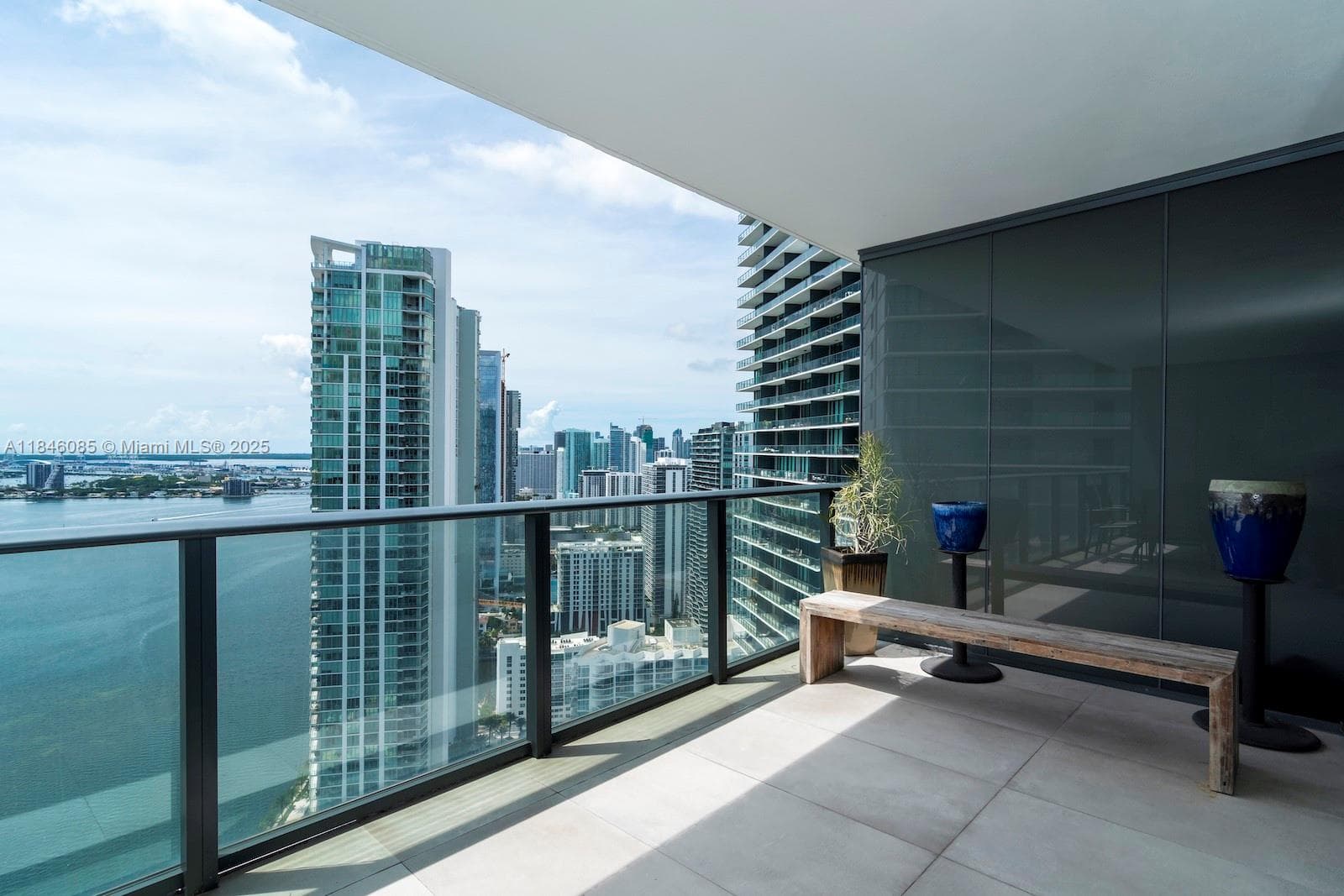 650 NE 32nd St # 4206, Miami FL 33137 — 3