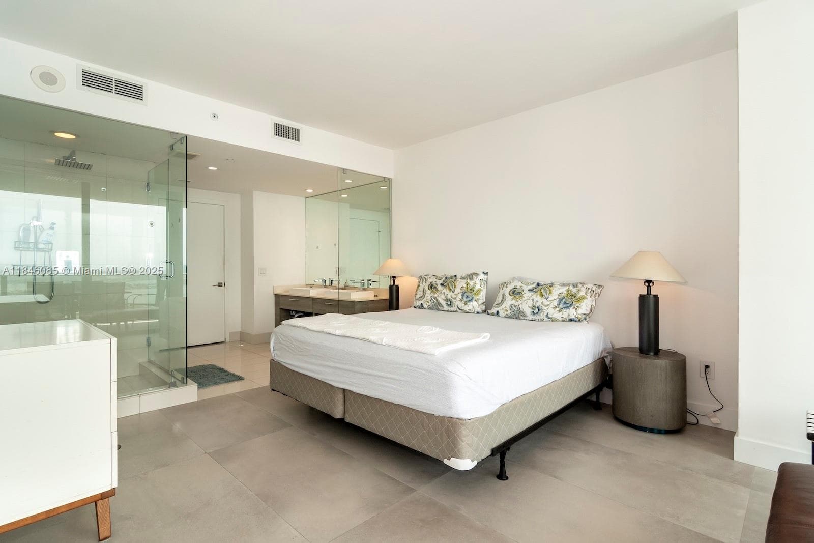 650 NE 32nd St # 4206, Miami FL 33137 — 15