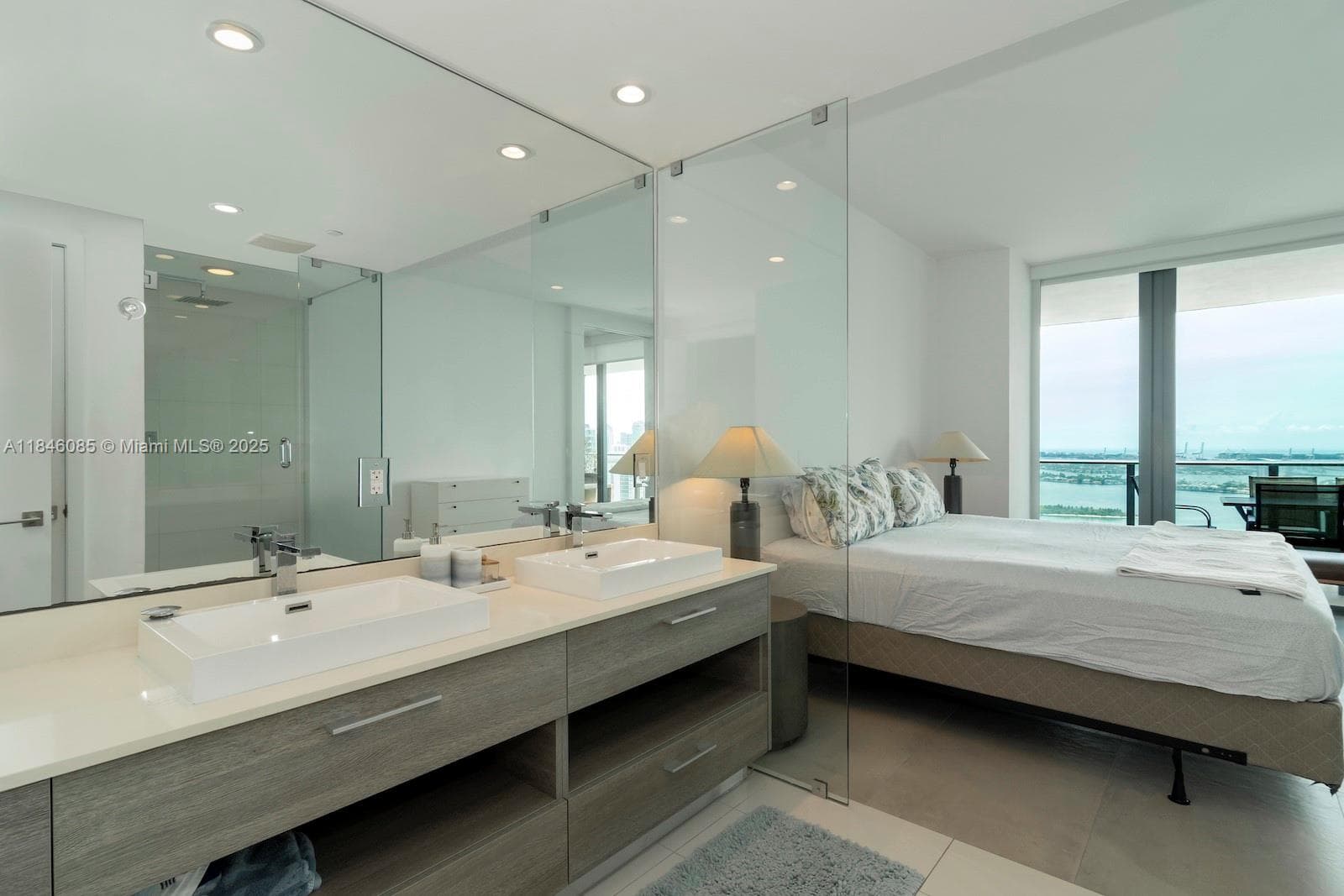 650 NE 32nd St # 4206, Miami FL 33137 — 21