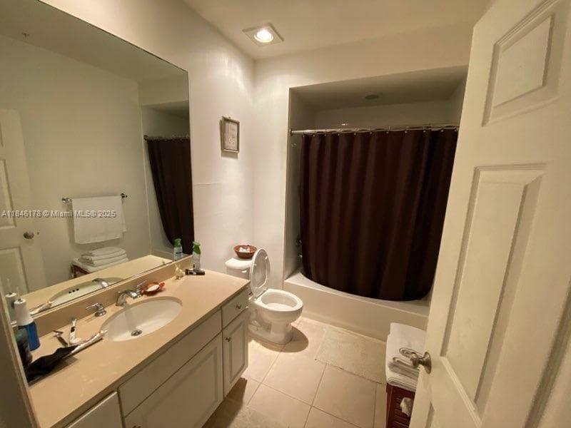 2000 N Bayshore Dr # 122, Miami FL 33137 — 13