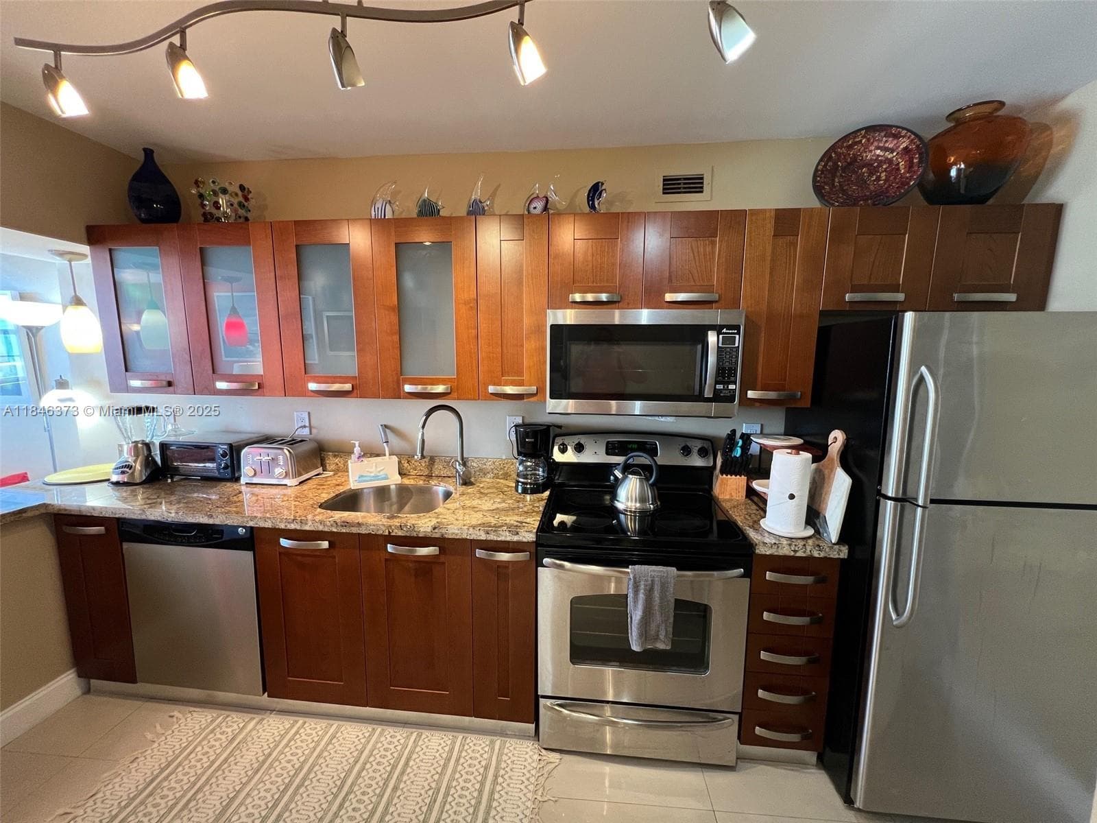 100 Lincoln Rd # 1226, Miami Beach FL 33139 — 17