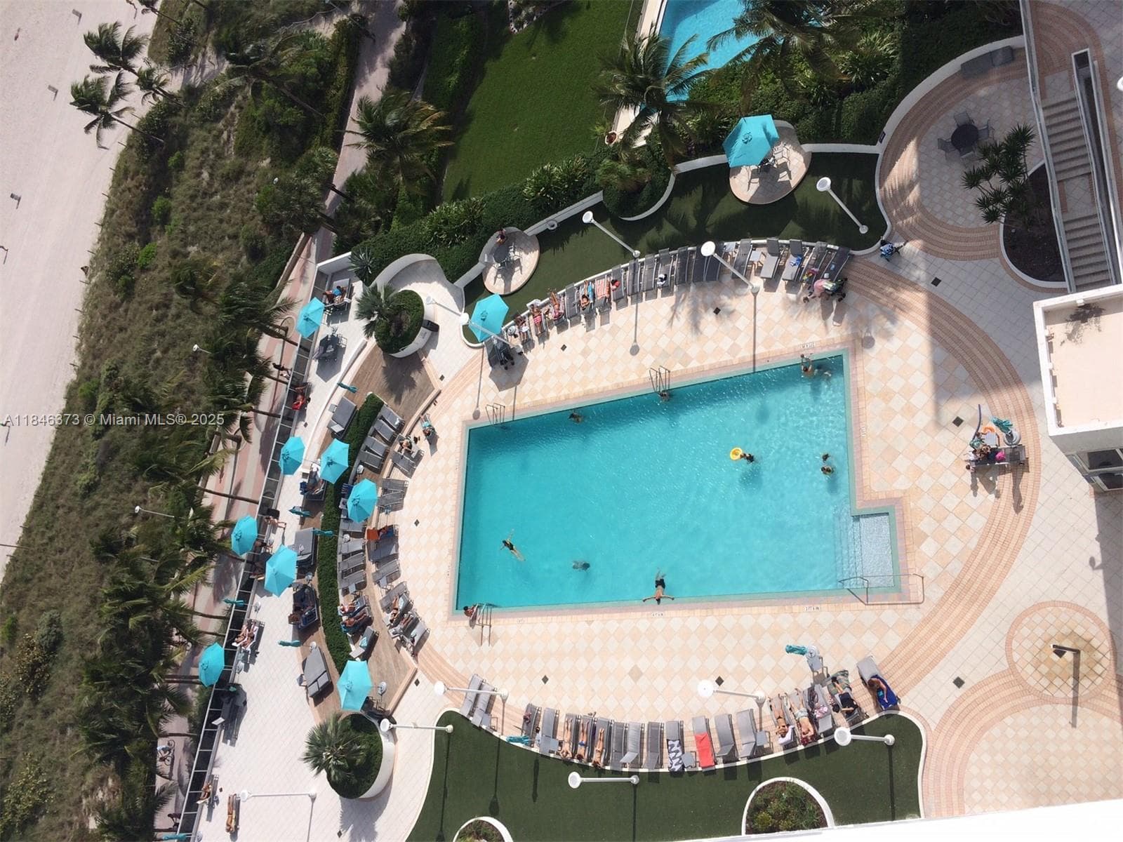 100 Lincoln Rd # 1226, Miami Beach FL 33139 — 60