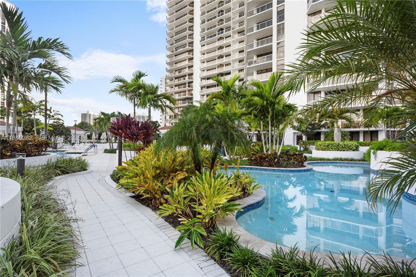 20281 E Country Club Dr # 207, Aventura FL 33180 — 12