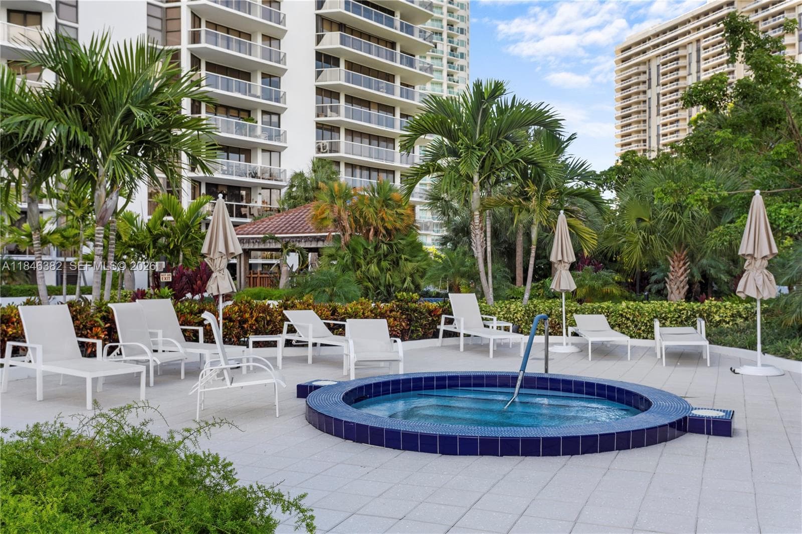20281 E Country Club Dr # 207, Aventura FL 33180 — 33