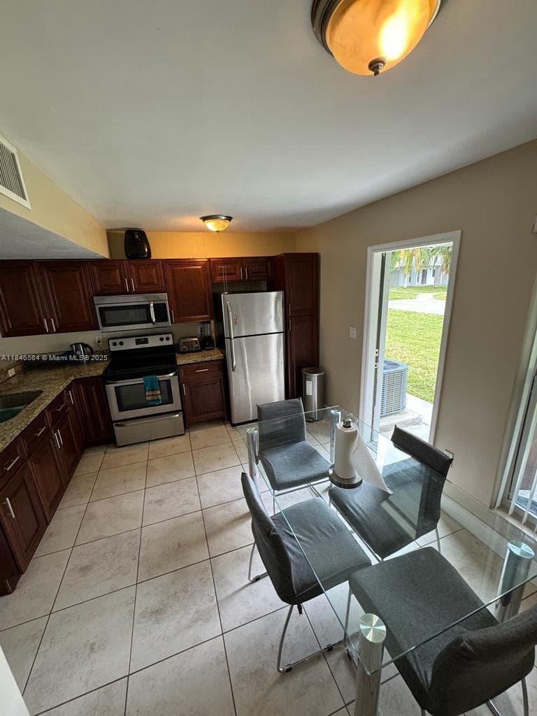483 NW 19th St # 362, Miami FL 33136 — 9