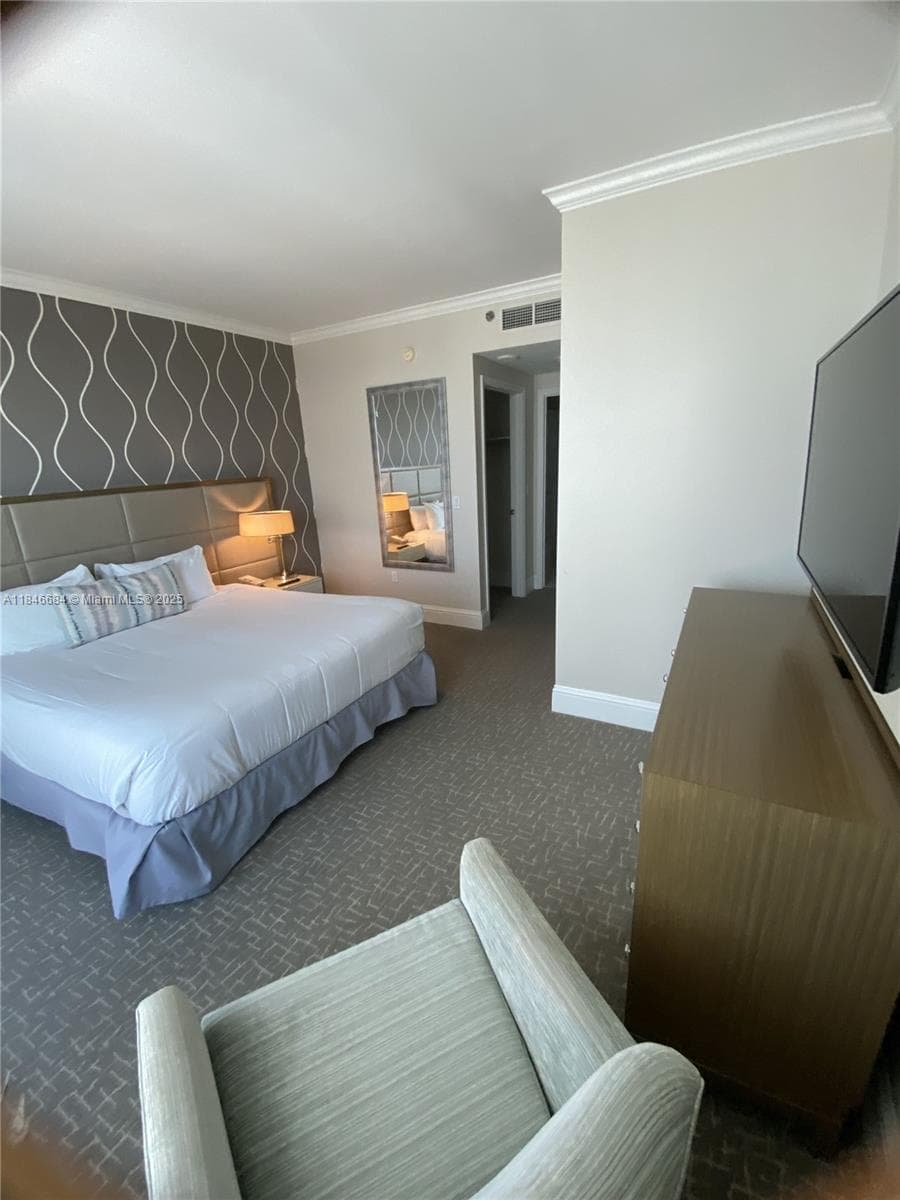 4401 Collins Ave, Miami Beach FL 33140 — 23
